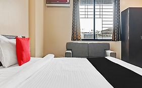 Hotel O Log Inn Plaza